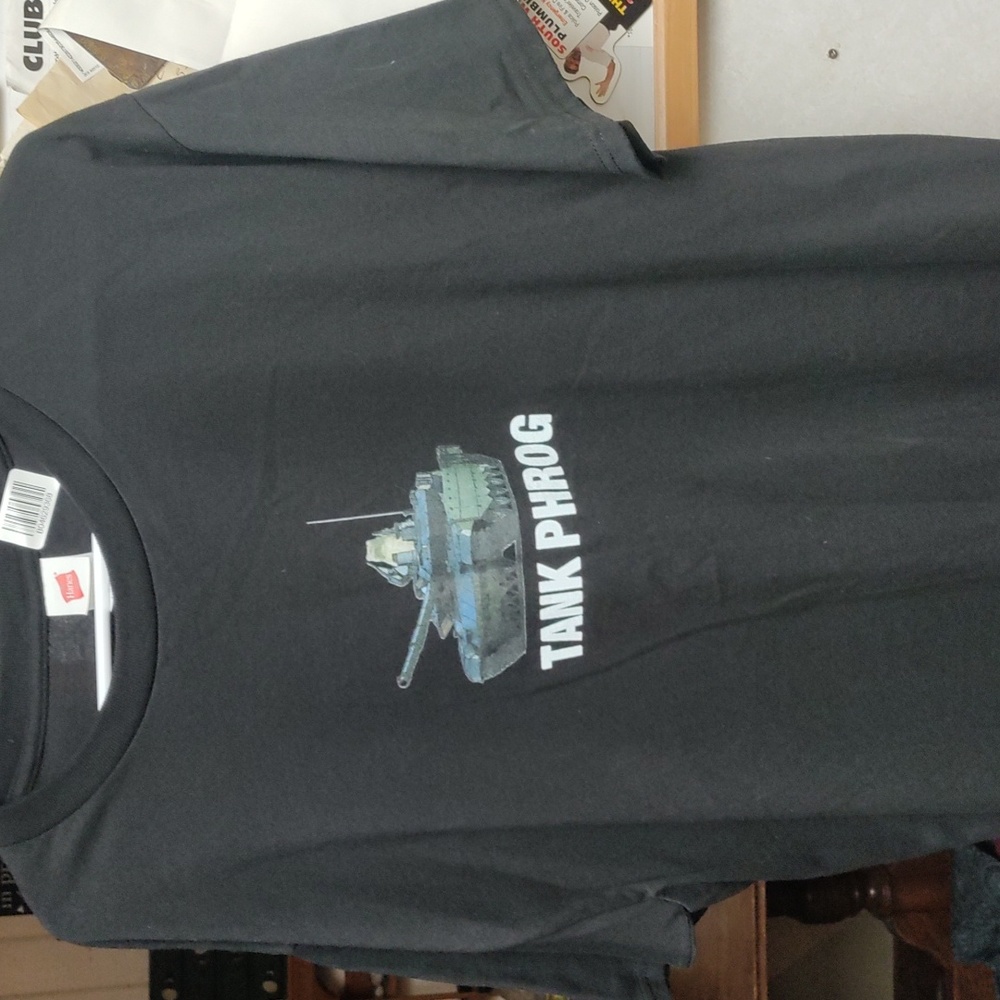 Size large men's Hanes black frog in a tank t shirt brand new